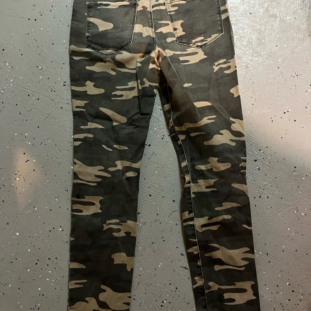 F21 Camo Jeans - Picture 3 of 3
